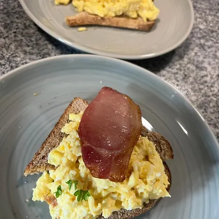 Pinebrook House Double Bed Small En-suite Beautiful Garden Nocleg ze śniadaniem 3*