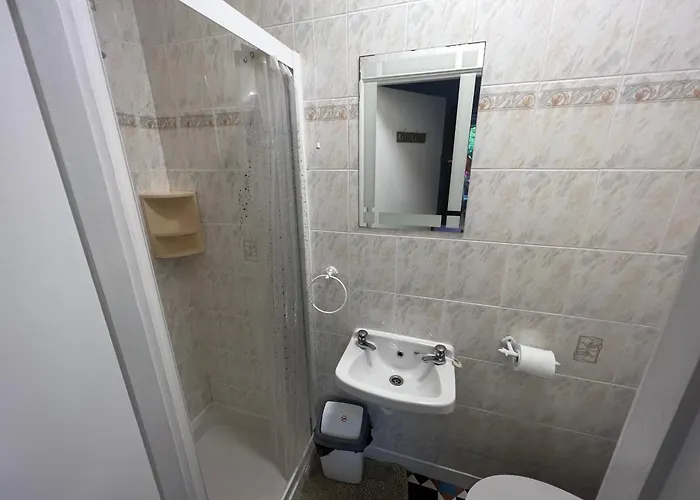 Pinebrook House Double Bed Small En-suite Beautiful Garden 3*